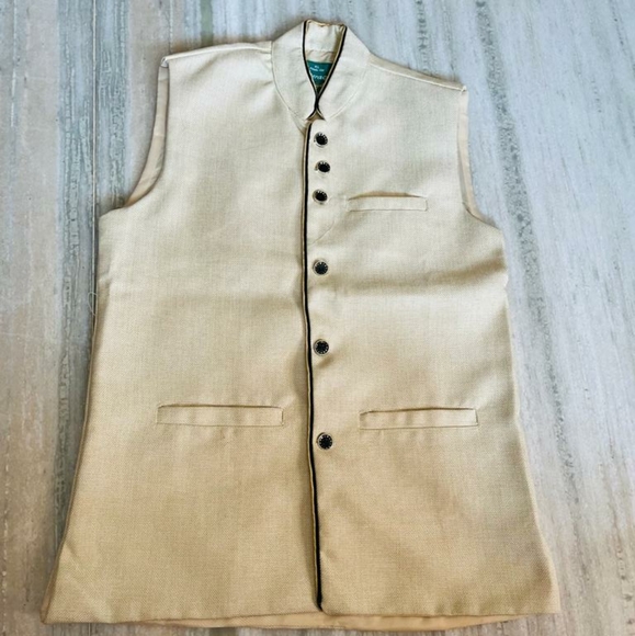 MENS cream waist coat - Picture 7 of 9